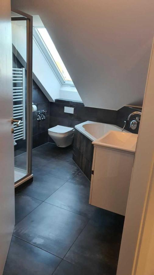 Schwaig bei Nürnberg Modern Apartment Near Munich Airport מראה חיצוני תמונה